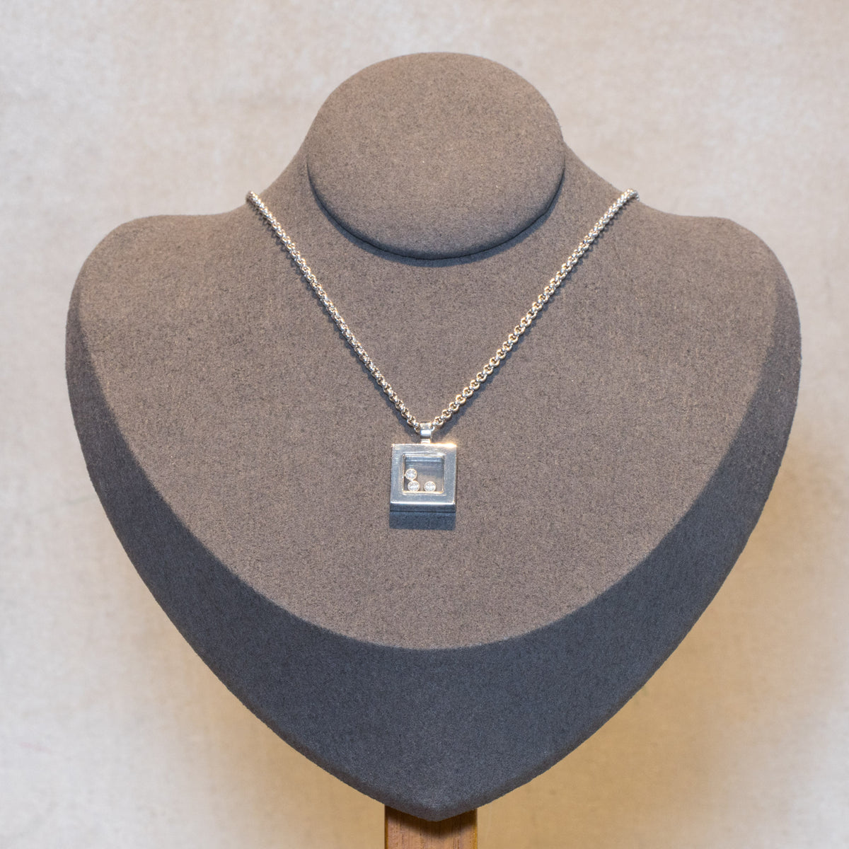 Chopard ショパール ハッピーダイヤモンド スクエア ペンダント ネックレス 79/2896-20 K18WG D 42cm 首飾り アクセサリー トップ 送料無料 241100036983 ★