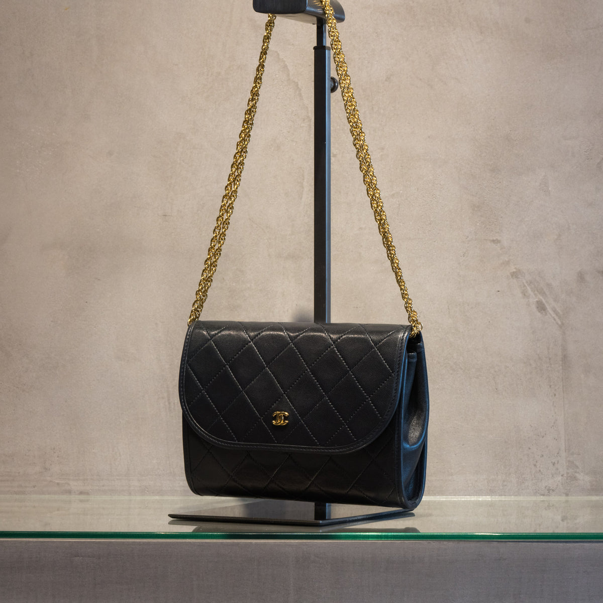 【国内即発!】CHANEL ミニマトラッセ ラムスキン CHANEL シャネル ミニマトラッセ ラムスキン – The BOUTIQUE