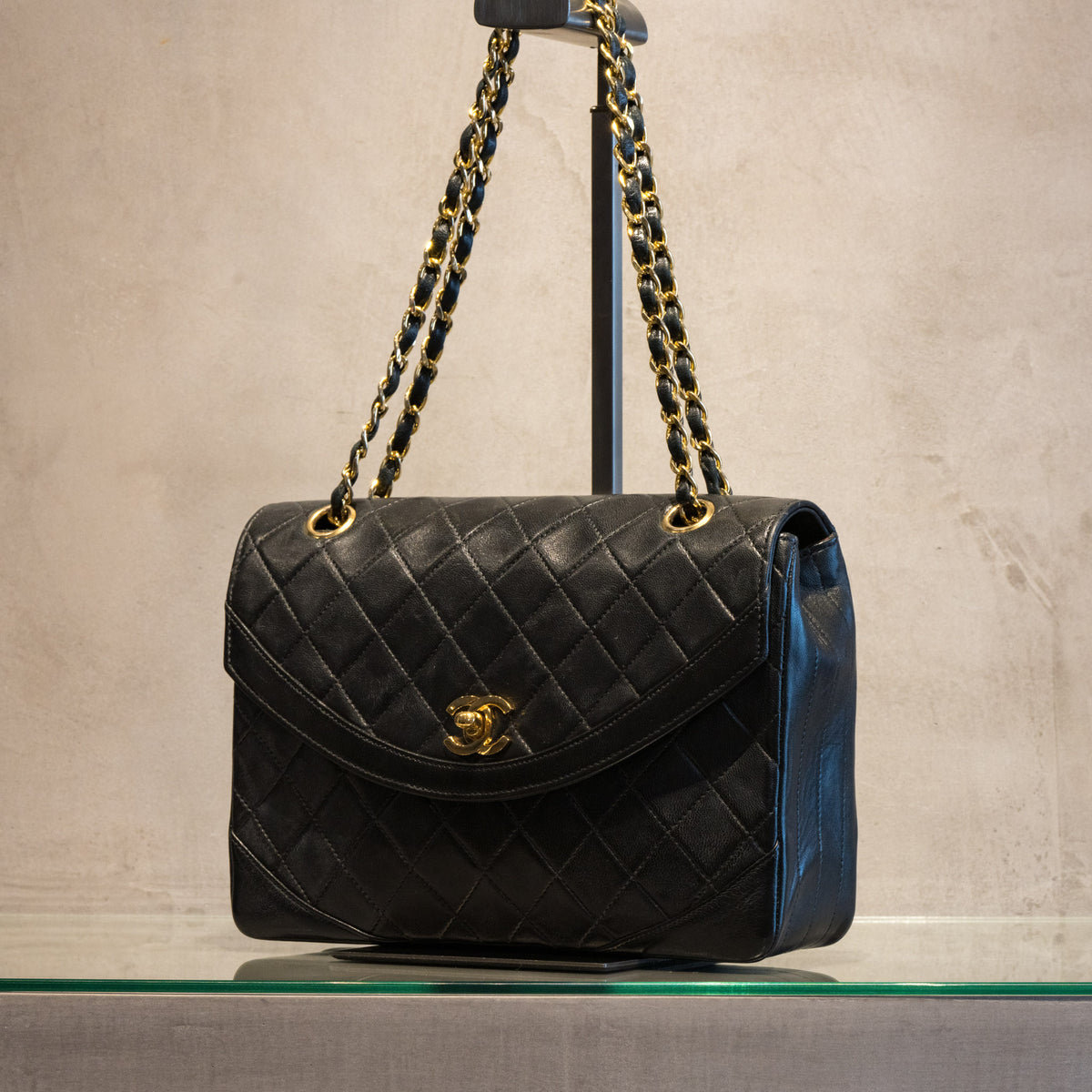 CHANEL シャネル マトラッセ25 ラムスキン – The BOUTIQUE