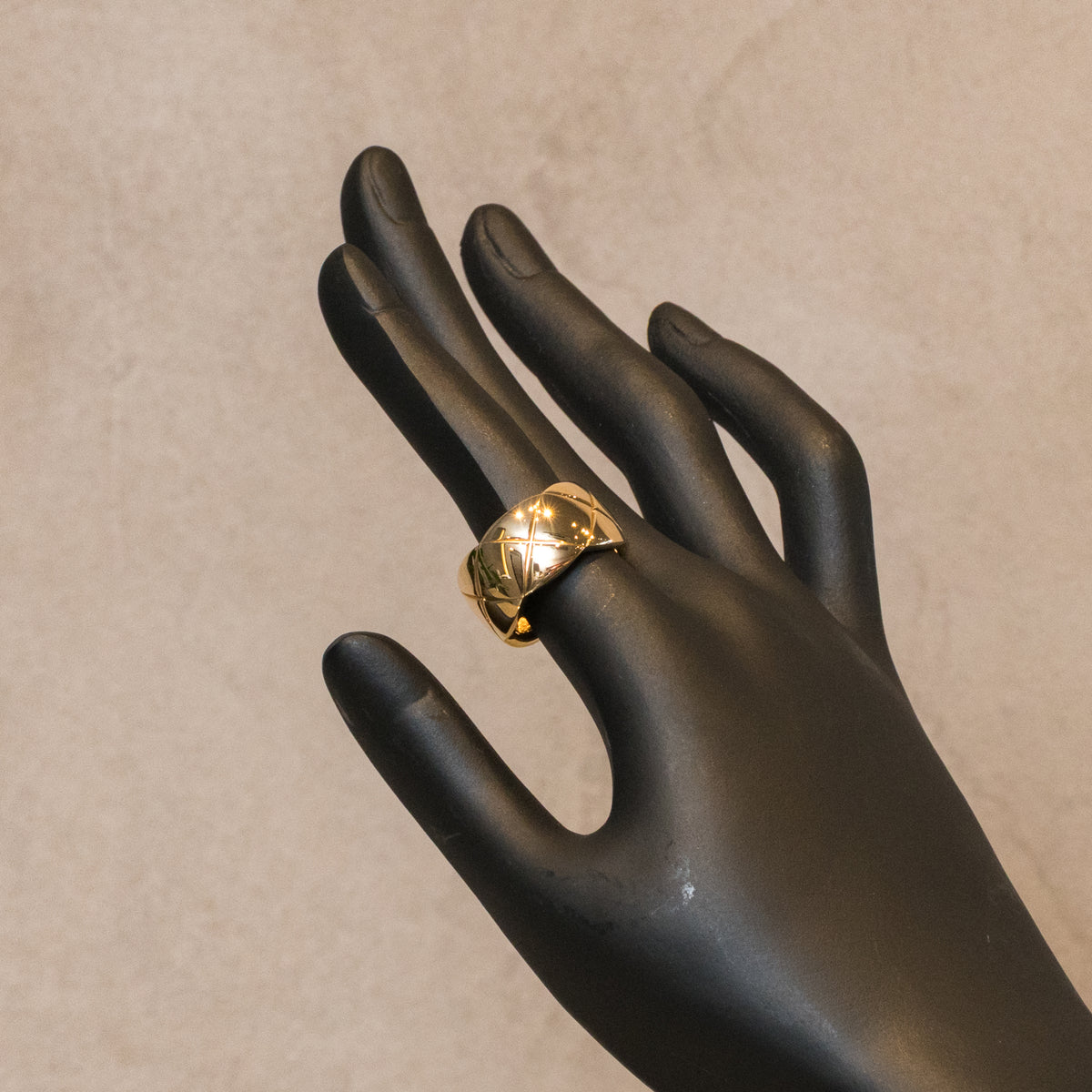 シャネル　ココクラッシュ　ラージ 53 8-1o529CHANEL_1200x1200.jpg?v=