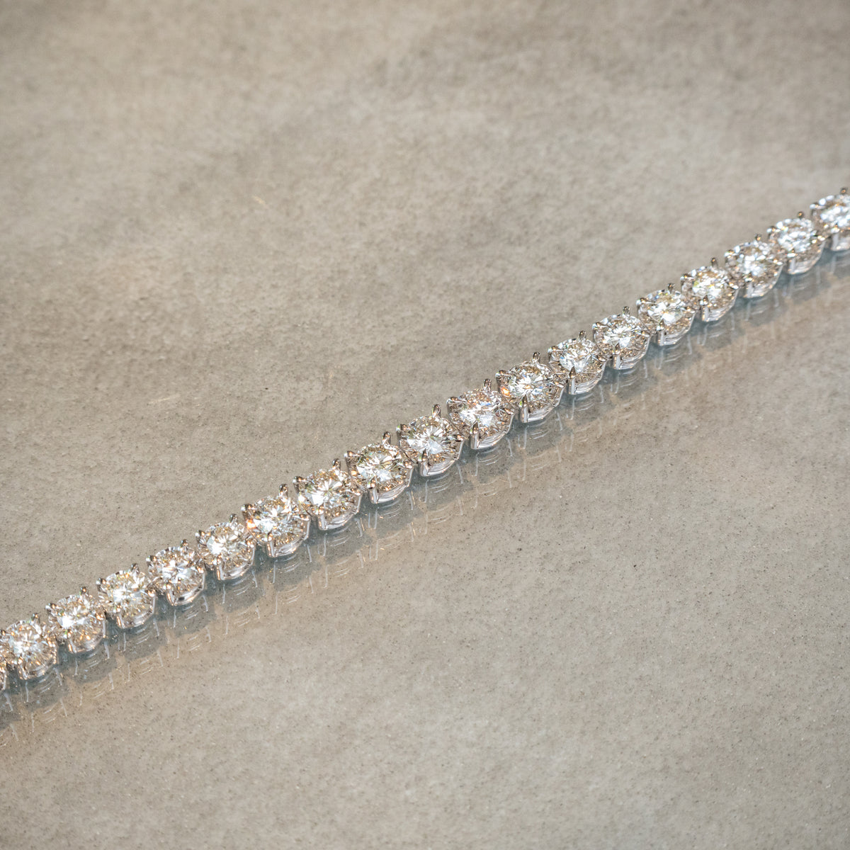 K18 ホワイトゴールド ダイヤモンド テニスブレス – The BOUTIQUE