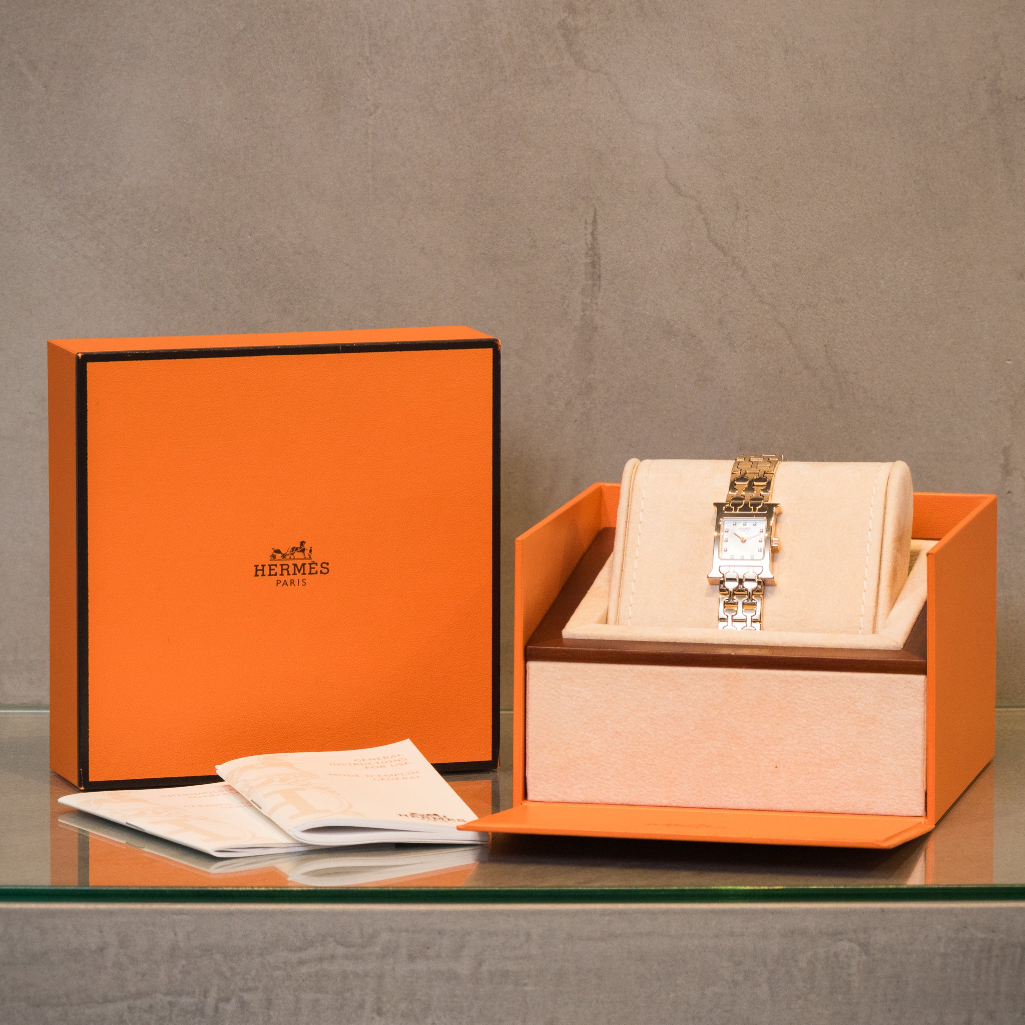 HERMES エルメス Hウォッチ ホワイトシェル – The BOUTIQUE