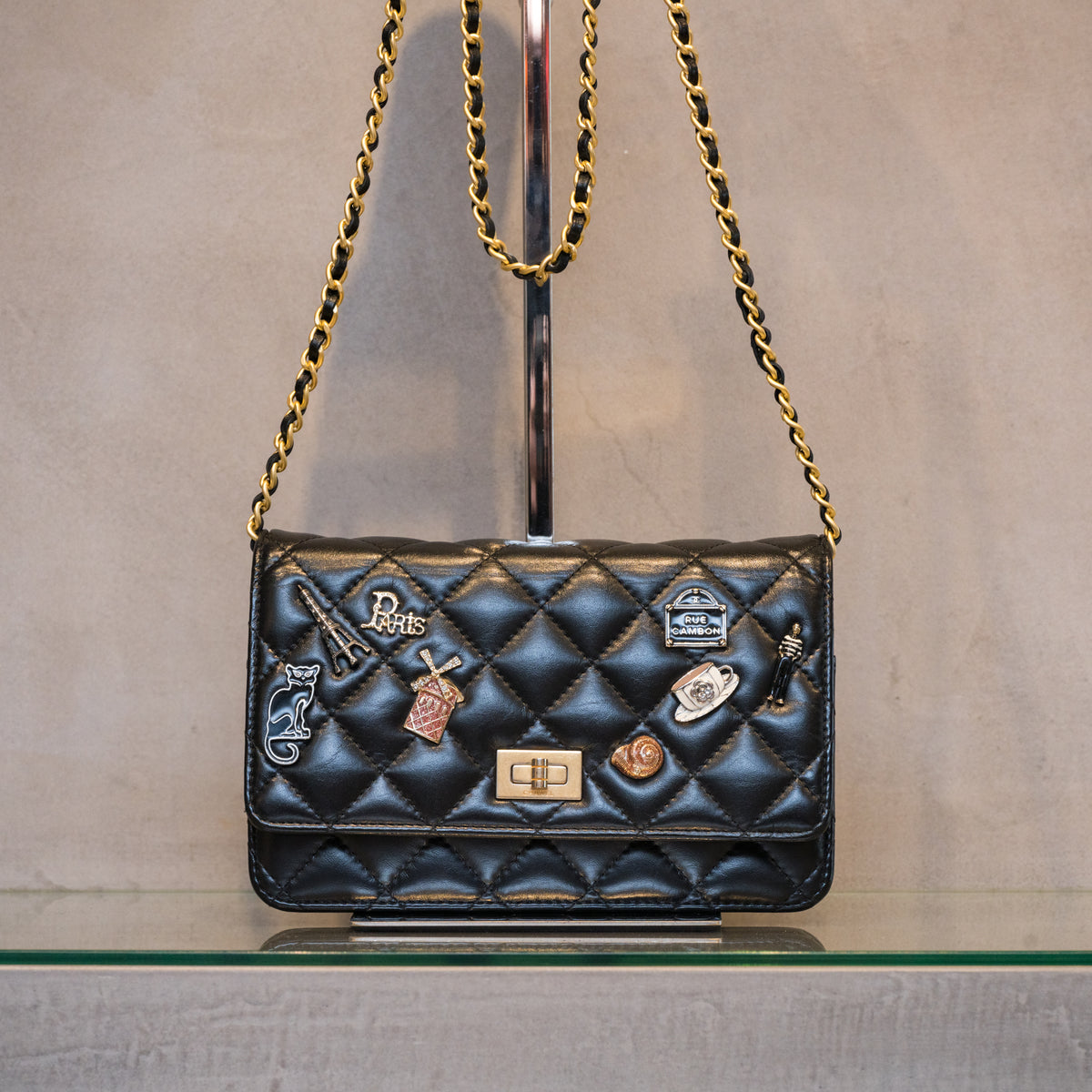 CHANEL シャネル 2.55 アイコン カーフスキン – The BOUTIQUE