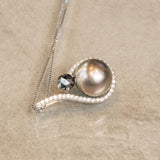 K18WG　ホワイトゴールド　黒蝶パール　ダイヤモンド