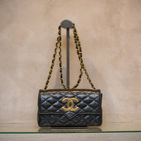 CHANEL　シャネル　マトラッセ　デカココマーク　ラムスキン