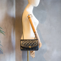 CHANEL　シャネル　マトラッセ　ダイアナ25　ラムスキン