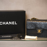 CHANEL　シャネル　マトラッセ23　ラムスキン