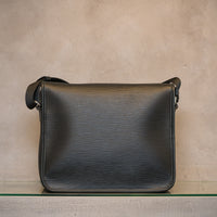 LOUIS VUITTON　ルイ・ヴィトン　エピ　メッセンジャー ダウンタウンPM