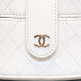 CHANEL　シャネル　マトラッセ　バニティミニ　ラムスキン　ホワイト