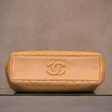 CHANEL　シャネル　マトラッセ　キャビアスキン　がま口
