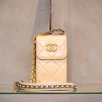 CHANEL　シャネル　マトラッセ　ベージュ　フォンホルダー　