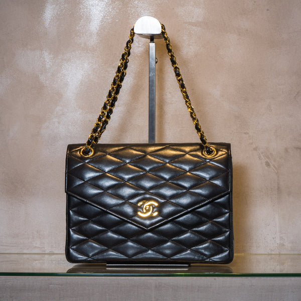 CHANEL　マトラッセ　シャネル　ショルダーバッグ　ラムスキン　ターンロック縦195cm