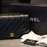 CHANEL　シャネル　マトラッセ　ダイアナ25　ラムスキン