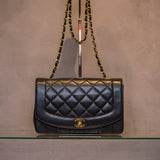 CHANEL　シャネル　マトラッセ　ダイアナ25　ラムスキン