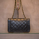 CHANEL　シャネル　マトラッセ　ダイアナ25　ラムスキン