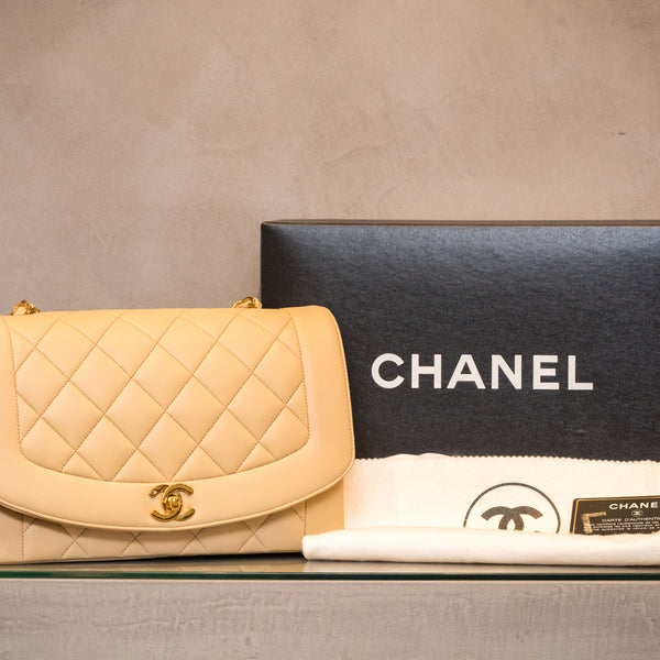 CHANEL　シャネル　マトラッセ ダイアナ25　ラムスキン　ベージュ